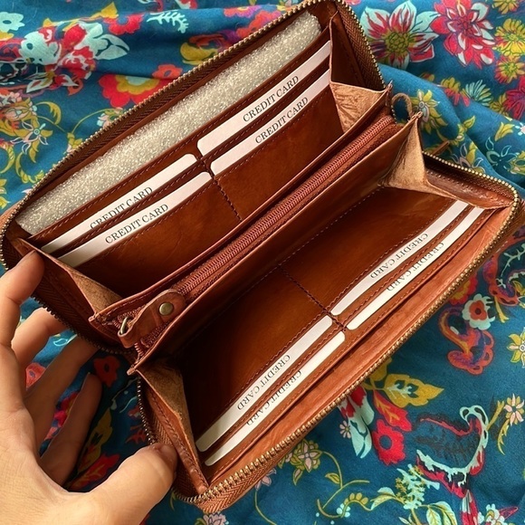 Brand New Genuine Leather Brown Wallet Gold Tone Vintage Studs Zip Around Wallet - Picture 9 of 13